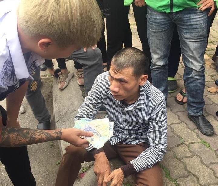 Bắt giữ tên trộm điện thoại trước cổng trường ĐH Sư Phạm, Hà Nội