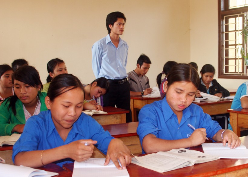 Ngành Giáo dục cần được chủ động về tài chính và nhân lực trong quá trình đổi mới căn bản, toàn diện GD-ĐT (Trong ảnh: giờ học tại Trường THPT A Túc, Hướng Hóa, Quảng Trị). Ảnh: Bắc Việt