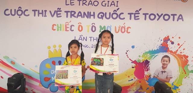 Học sinh thị xã Hồng Ngự, tỉnh Đồng Tháp nhận giải nhất và nhì tại Vĩnh Phúc