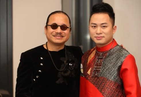 Divo Tùng Dương và nghệ sĩ saxophone Trần Mạnh Tuấn