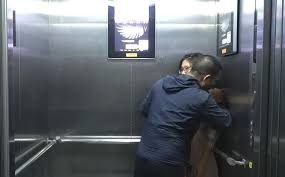 Võ sư hướng dẫn cách phòng vệ khi bị sàm sỡ trong thang máy