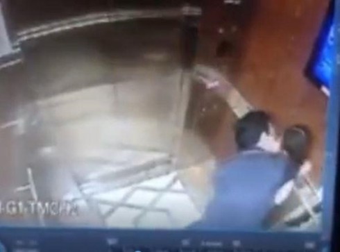 Vụ sàm sỡ bé gái trong thang máy: Người đàn ông trình diện công an