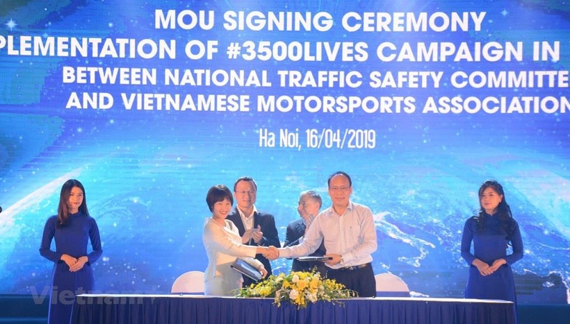 Ủy ban An toàn giao thông quốc gia và Hiệp hội Thể thao xe động cơ ký kết phối hợp triển khai Chương trình #3.500 sinh mạng tại Việt Nam.