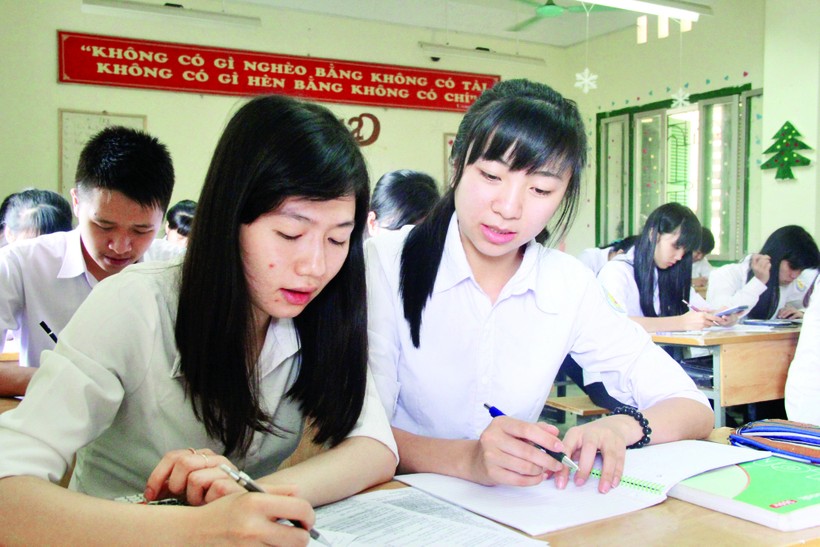 GV tổ chức ôn thi cho HS tập trung vào chương trình lớp 12 và không dàn trải. Ảnh: Sỹ Điền