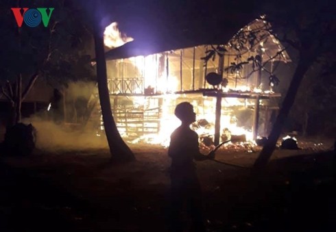 Cháy nhà sàn ở Gia Lai khiến bé gái 4 tuổi tử vong