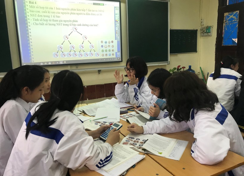 Giờ ôn tập môn Hóa học của học sinh khối 12 Trường THPT Trần Phú, Tp Móng Cái, tỉnh Quảng Ninh