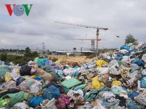 Nhiều trường đại học ở TP HCM “tuyên chiến” với rác thải nhựa