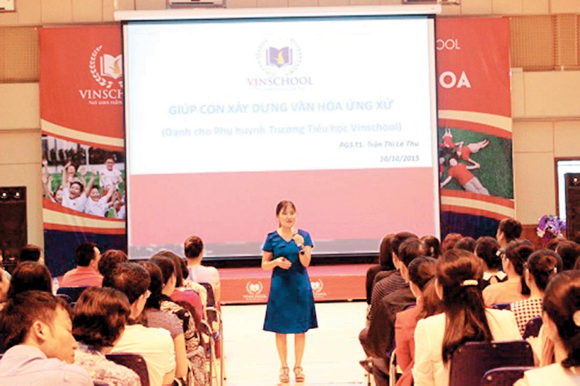 Phụ huynh một trường học ở Hà Nội tham gia thảo luận cùng chuyên gia tâm lý về xây dựng văn hóa ứng xử.	Ảnh minh họa