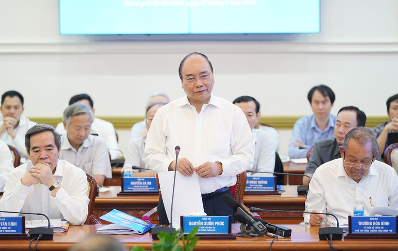 Thủ tướng Nguyễn Xuân Phúc phát biểu chỉ đạo tại buổi làm việc. Ảnh: VGP