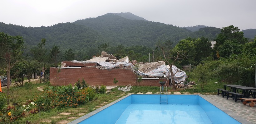 Căn nhà biệt thự 3 tầng xây dựng trên đất rừng xã Minh Phú đã bị cưỡng chế, chỉ còn lại đống phế liệu