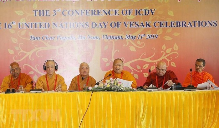 Ra mắt bộ tem, công bố mạng xã hội Phật giáo chào mừng Vesak