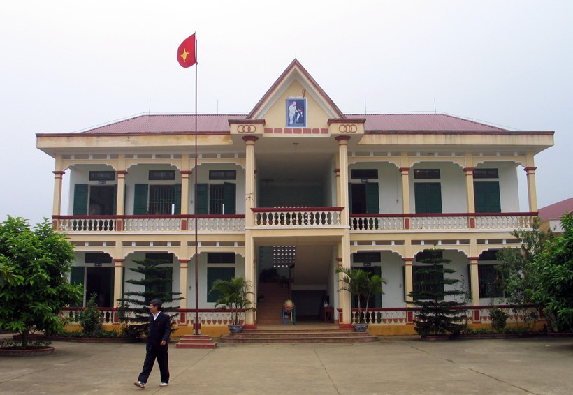 Khuôn viên Trường Tiểu học Hiền Lương (Đà Bắc, Hòa Bình). Ảnh: Hữu Cường