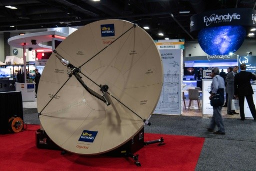 Một đĩa vệ tinh được trưng bày tại gian hàng Ultra Electronics trong Hội nghị truyền hình vệ tinh 2019.