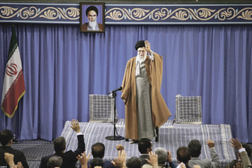 Lãnh tụ tinh thần Ayatollah Ali Khamenei kêu gọi chống Mỹ. Ảnh: Reuters