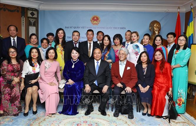 Thủ tướng Nguyễn Xuân Phúc gặp gỡ cộng đồng người Việt Nam tại Thụy Điển