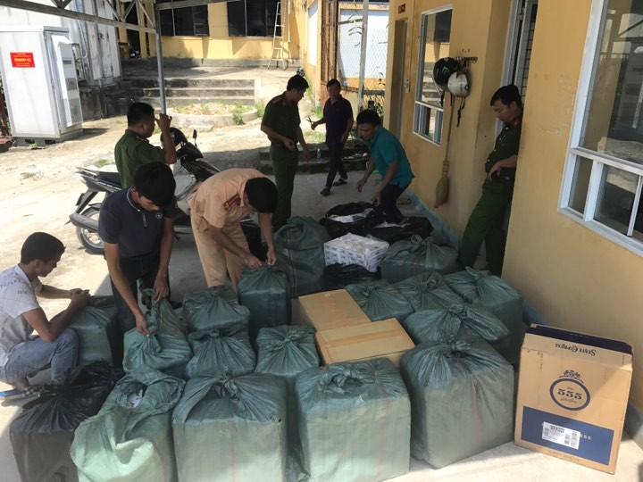 Thừa Thiên Huế: Bắt giữ 12.000 gói thuốc lá lậu