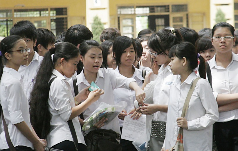 Tỉ lệ “chọi” của thí sinh thi vào lớp 10 tại Hà Nội những năm gần đây luôn ở mức cao. Ảnh: Hữu Cường