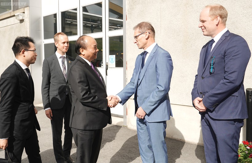 Thủ tướng thăm một số cơ sở công nghệ cao tại Thụy Điển