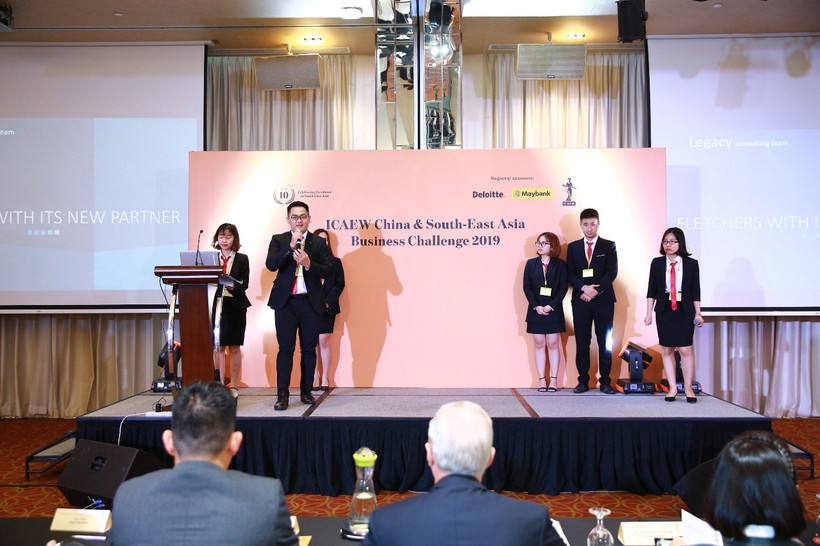 Đội tuyển Legacy đến từ Hà Nội tại Cuộc thi “Chiến lược kinh doanh ICAEW khu vực Đông Nam Á và Trung Quốc” 2019 diễn ra tại Singapore.