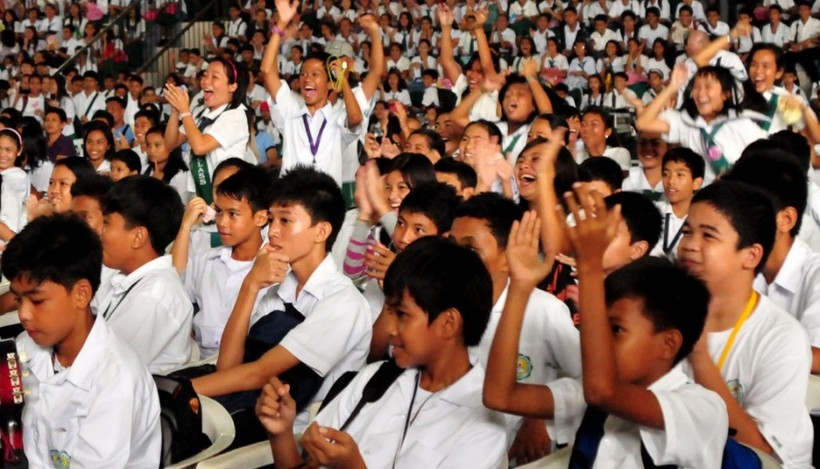 Chính phủ Philippines quyết định ngừng giảng dạy ngôn ngữ mẹ đẻ ở trường ĐH