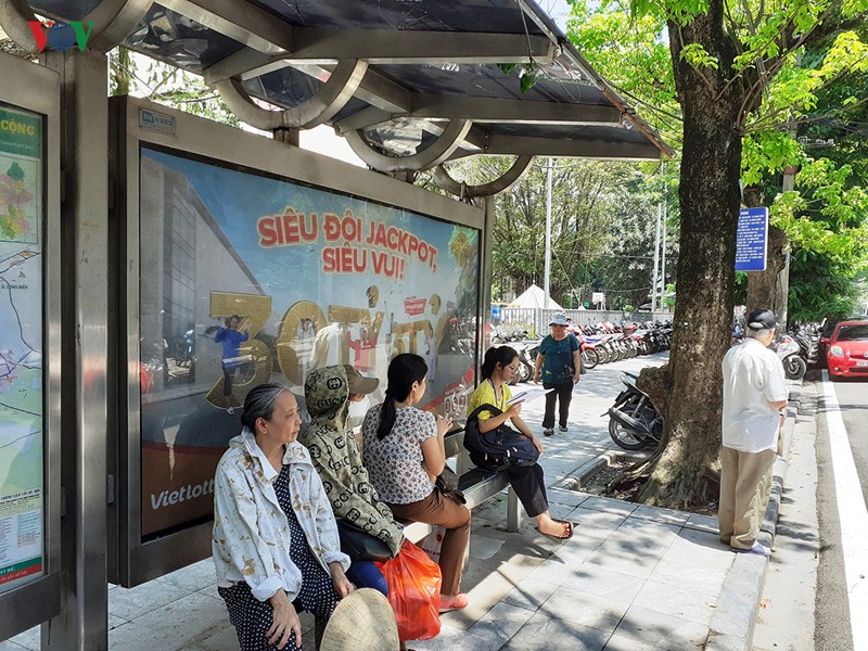 Giao thông công cộng Hà Nội: Thiếu kết nối trung chuyển hành khách