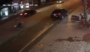 Video: Kinh hoàng khoảnh khắc hai ô tô đấu đầu khiến 4 người bị thương ở Sơn La