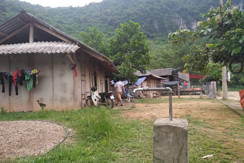 Những căn nhà lụp xụp của người dân khu TĐC Tam Va, xã Văn Lăng, huyện Đồng Hỷ
