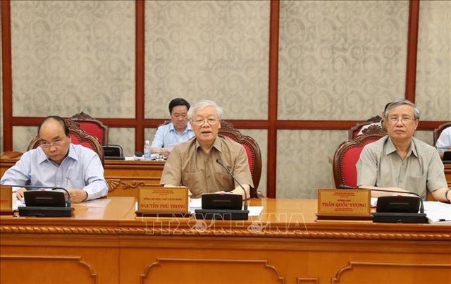 Tổng Bí thư, Chủ tịch nước Nguyễn Phú Trọng cùng các đồng chí lãnh đạo Đảng tại cuộc họp Bộ Chính trị. Ảnh: Trí Dũng – TTXVN