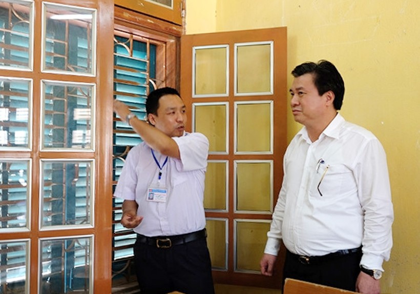 Thứ trưởng Nguyễn Hữu Độ kiểm tra công tác chuẩn bị thi THPT quốc gia tại điểm thi Trường THPT Thảo Nguyên (Mộc Châu, Sơn La)