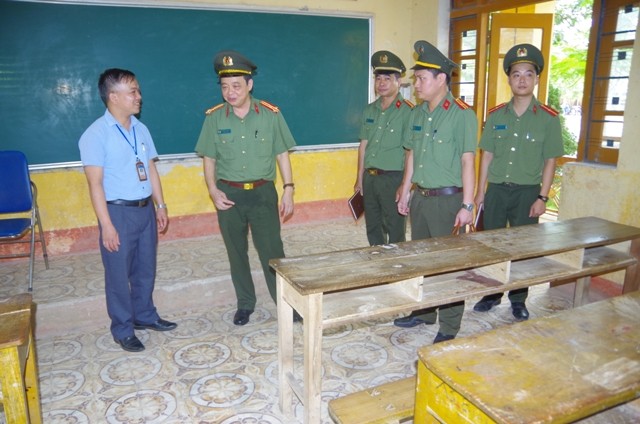 Công an tỉnh kiểm tra công tác đảm bảo an ninh trật tự trước kỳ thi tại trường THPT Nguyễn Huệ (Đại Từ)