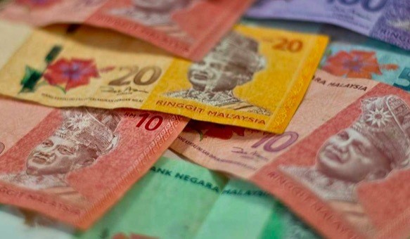 Malaysia: Cho bạn thân mượn thẻ ATM, cô gái dính tội khó gỡ