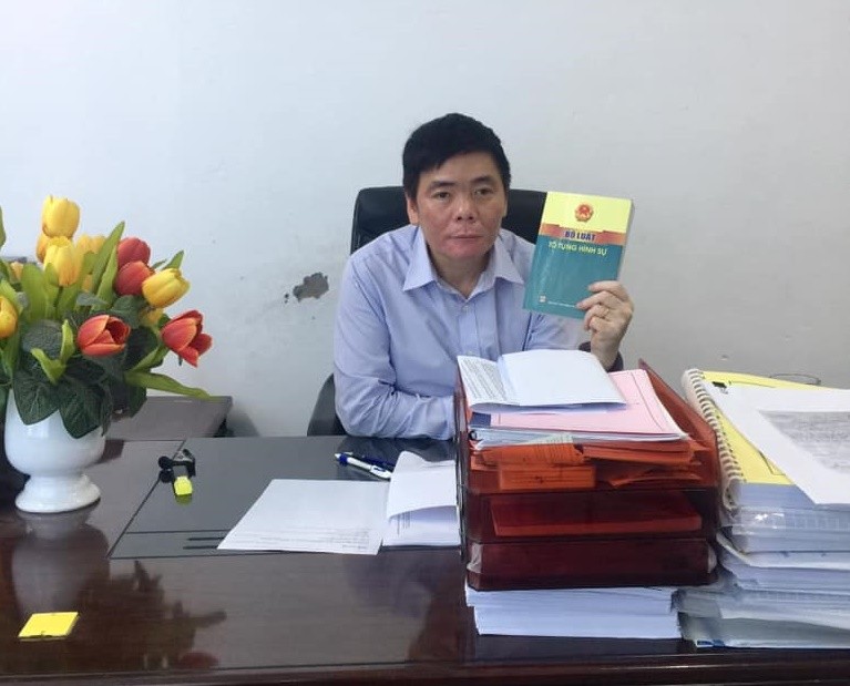 Luật sư Trần Vũ Hải tại phòng làm việc.

