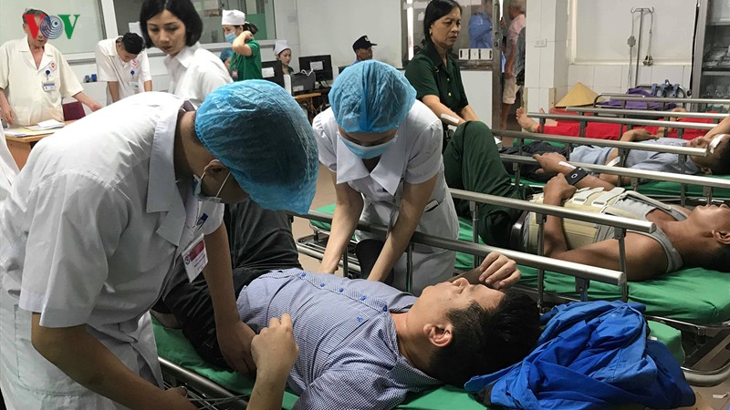 Xe chở du khách gặp nạn ở Nghệ An: Chuyển các nạn nhân ra Hà Nội