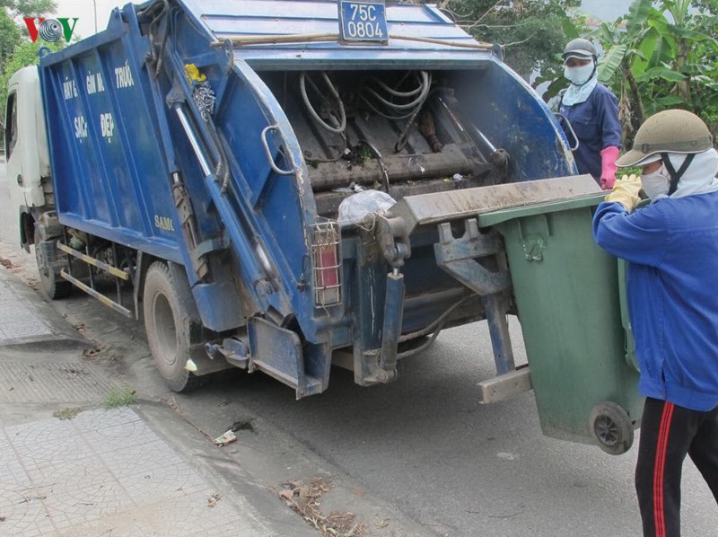 Thừa Thiên Huế tăng gần 50% giá dịch vụ vận chuyển rác thải sinh hoạt