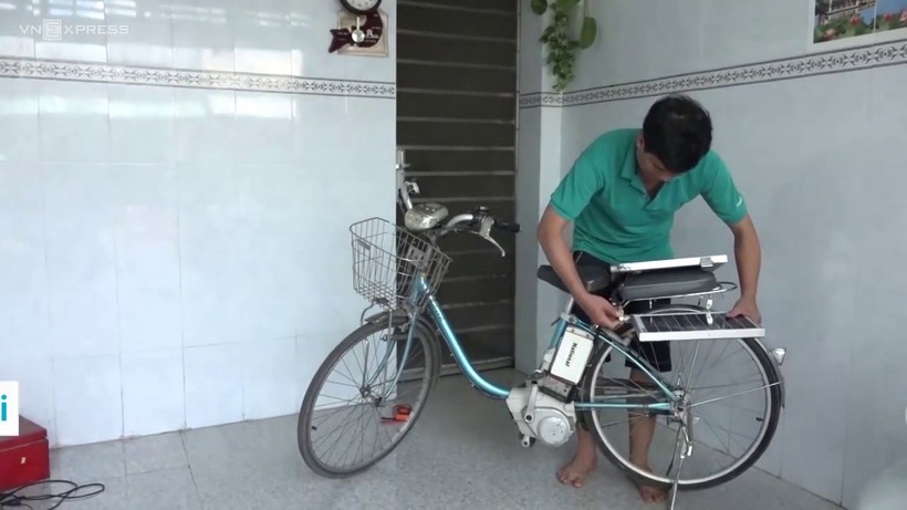 Thầy giáo chế xe đạp chạy bằng năng lượng mặt trời ở An Giang 