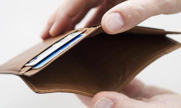 Đừng bao giờ để ví rỗng: Hãy luôn để một số tiền nhỏ trong túi, ngay cả khi bạn không bao giờ tiêu số tiền đó.