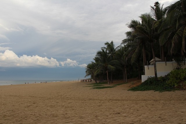  Khu vực bãi cát đoạn từ bãi tắm Sao Biển, quận Ngũ Hành Sơn.