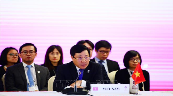 Phó Thủ tướng, Bộ trưởng Bộ Ngoại giao Phạm Bình Minh đồng chủ trì Hội nghị Bộ trưởng Ngoại giao ASEAN-Nhật Bản. 