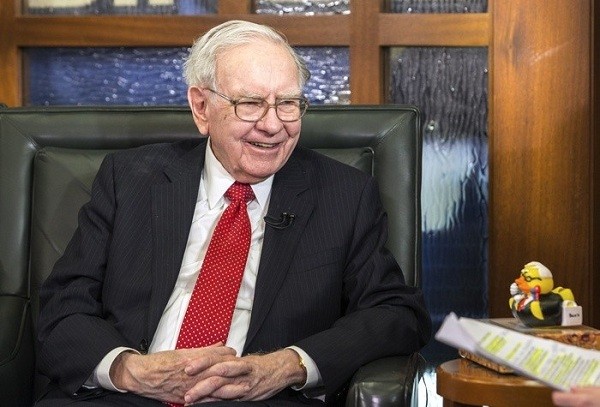 Theo Warren Buffett, sai lầm của các bậc phụ huynh là đợi con lớn mới dạy con về vấn đề tài chính.