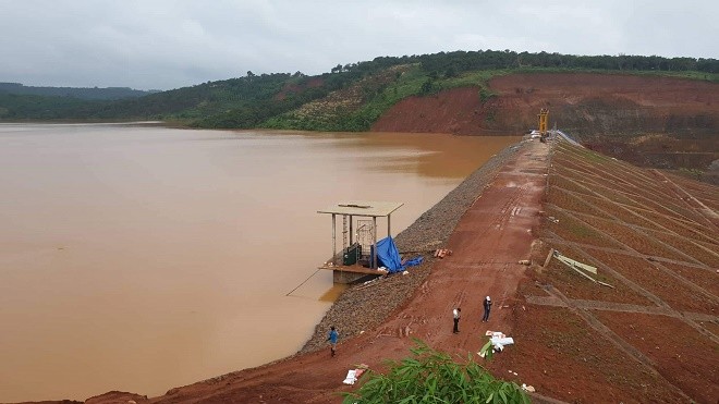  Đập thủy điện Đắk Kar đã vận hành được van cửa xả.
