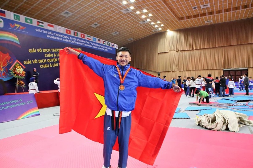 Nguyễn Đức Thịnh giành HCB tại giải vô địch Taekwondo Cadet châu Á nội dung cá nhân nam sáng tạo năm 2017 - Ảnh NVCC.
