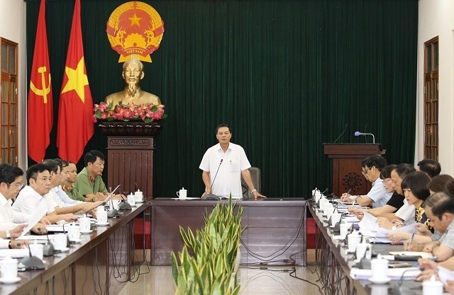 Chủ tịch UBND TP Hải Phòng Nguyễn Văn Tùng chủ trì cuộc họp