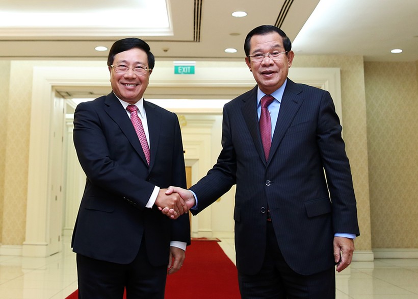 Phó Thủ tướng Phạm Bình Minh đến chào Thủ tướng Campuchia Hun Sen