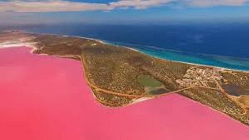 Hồ nước hiếm hoi trên thế giới có màu hồng. 