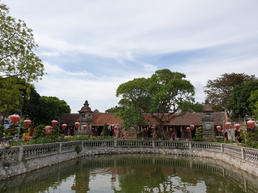 Chùa Mét - ngôi chùa rêu phong, cổ kính là trường học đầu tiên của Trạng Trình Nguyễn Bỉnh Khiêm. 
Ảnh: T.G