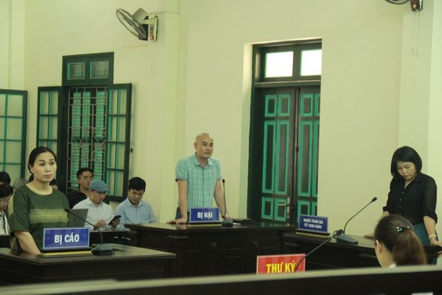 Bị cáo Vân, bị hại Thiện và bà Vững tại phiên tòa sơ thẩm. Ảnh: dantri.com.vn.