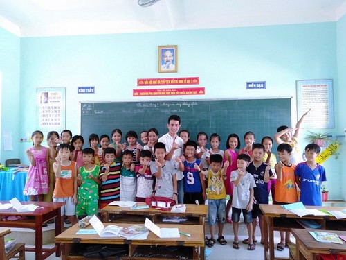 Dương Quốc Bảo và lớp học tiếng Anh miễn phí trong mùa hè tổ chức tại xã Tam Dân (Phú Ninh, Quảng Nam) 