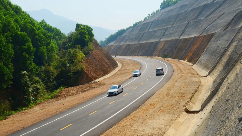 Một đoạn cao tốc La Sơn - Tuý Loan kết nối với tuyến Cam Lộ - La Sơn sắp được khởi công xây dựng. Ảnh: Báo Đầu tư.
