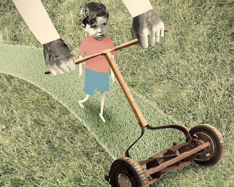 Cha mẹ máy cắt cỏ "hạ gục" mọi trở ngại đối với con.

