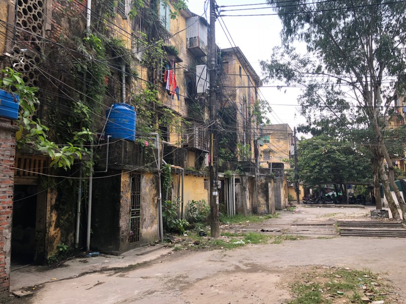 Khu nhà tập thể 4 - 5 tầng phường Lê Hồng Phong, TP Thái Bình đã cũ nát, xuống cấp